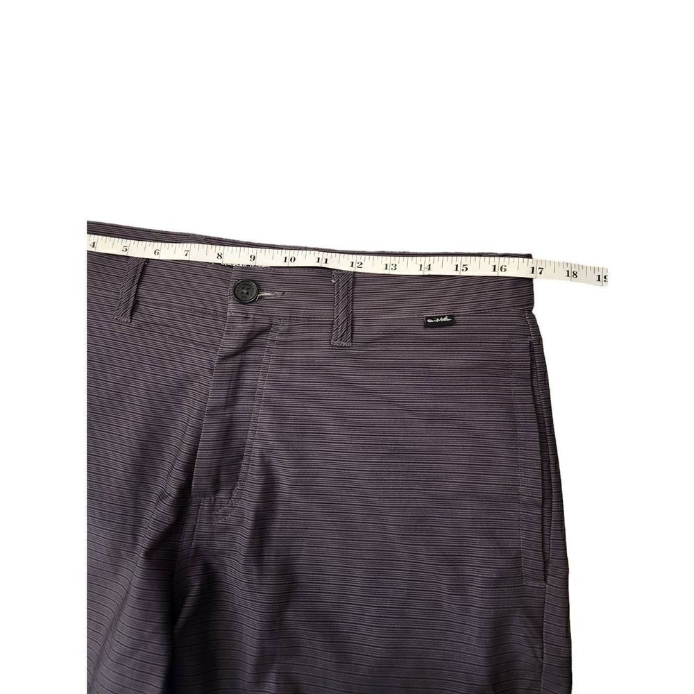 Travis Mathew Performance Golf Shorts Men's 32x10 Gray striped poly stretch - Picture 4 of 9